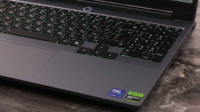 Lenovo LOQ 15 (15IPH11) laptop, keyboard right