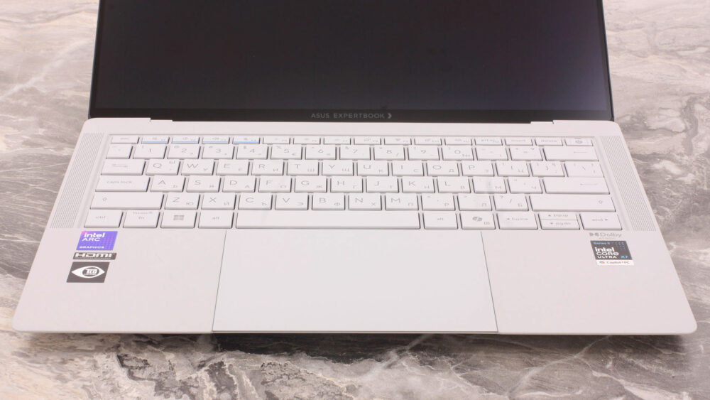 ASUS ExpertBook Ultra (B9406) laptop, keyboard and touchpad