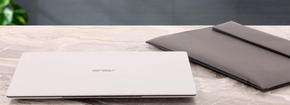 ASUS ExpertBook Ultra (B9406) laptop, lid closed (top view)