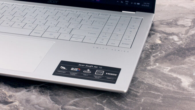 Acer Swift Air 16 (SFA16-61M) laptop, keyboard right