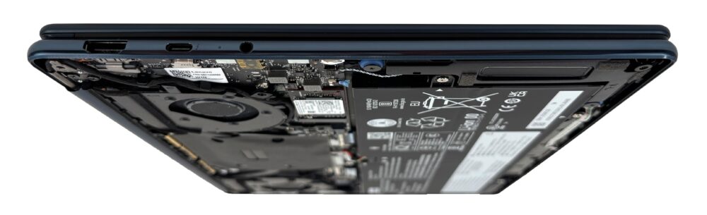 Lenovo Yoga 9i 2-in-1 Aura Edition left-side ports