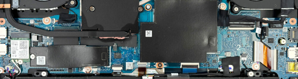 Acer Predator Helios Neo 16 (PHN16-I31) cooling system with AeroBlade and plastic fans