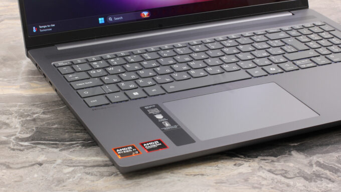 Lenovo IdeaPad Slim 5a (16, Gen 11) left side of the keyboard
