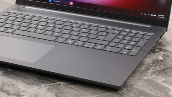 Lenovo IdeaPad Slim 5a (16, Gen 11) right side of the keyboard and NumPad