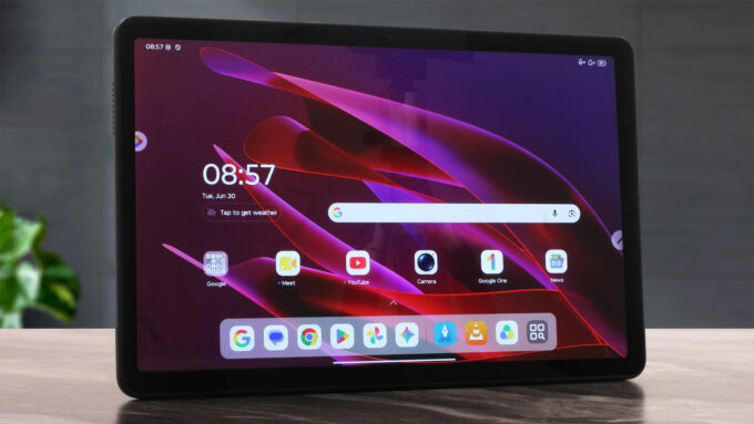 Lenovo ThinkTab X11 Gen 1 tablet, front-left angle powered on