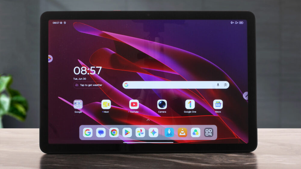 Lenovo ThinkTab X11 Gen 1 tablet, front view powered on