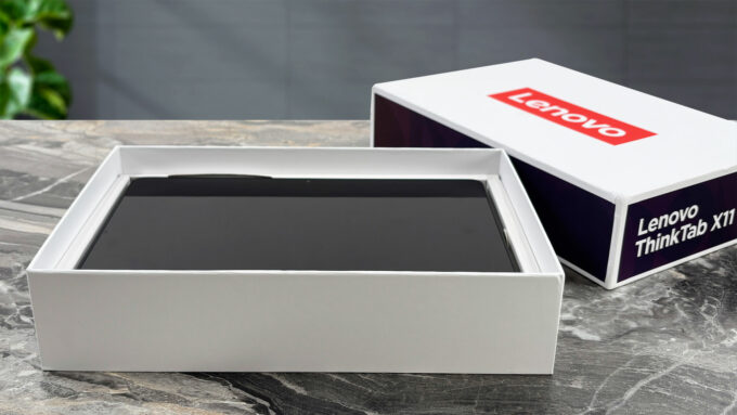 Lenovo ThinkTab X11 Gen 1 tablet, in the box