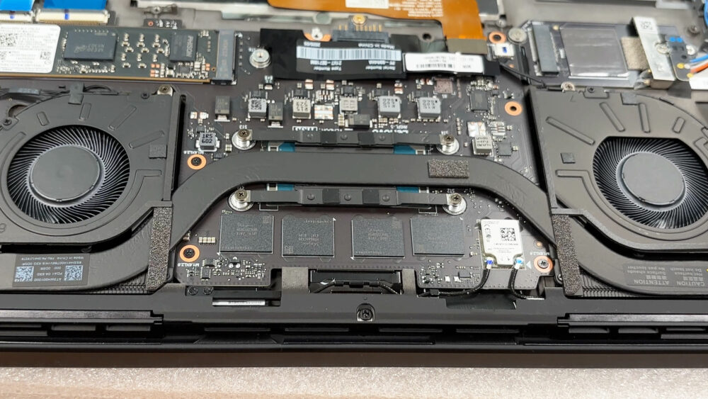 Cooling system of the Lenovo ThinkPad X1 Carbon Gen 14 Aura Edition