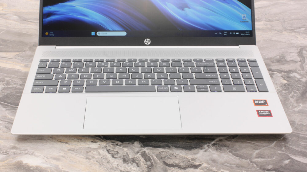 HP OmniBook 5 16 (16-bc1000) laptop, keyboard and touchpad