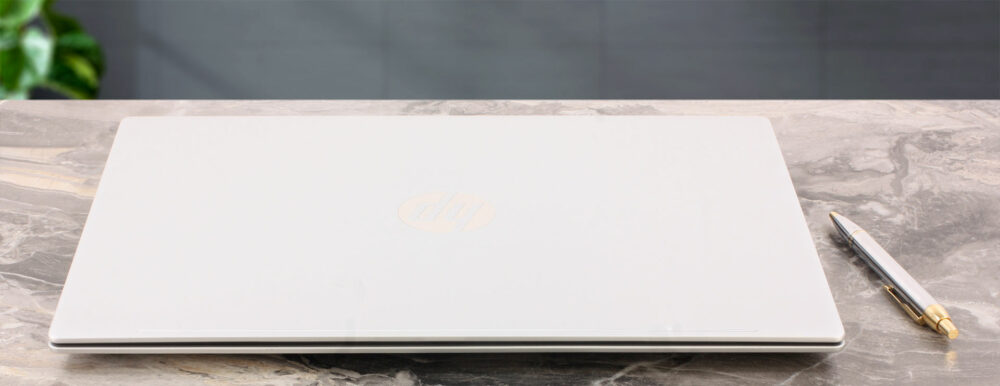 HP OmniBook 5 16 (16-bc1000) laptop, lid closed (top view)