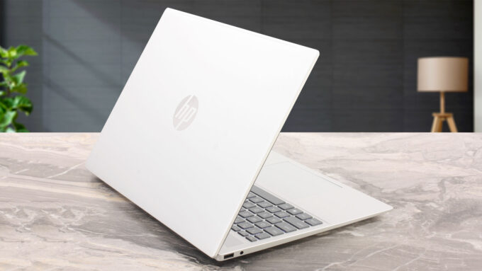 HP OmniBook 5 16 (16-bc1000) laptop, rear-left angle (open)