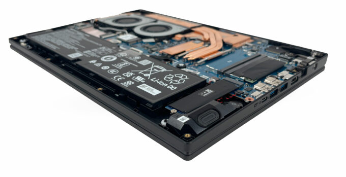 Acer Nitro V 15 ANV15-A31 internal components and cooling system