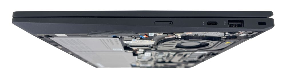 Right-side ports of the Lenovo ThinkPad X1 Carbon Gen 14 Aura Edition